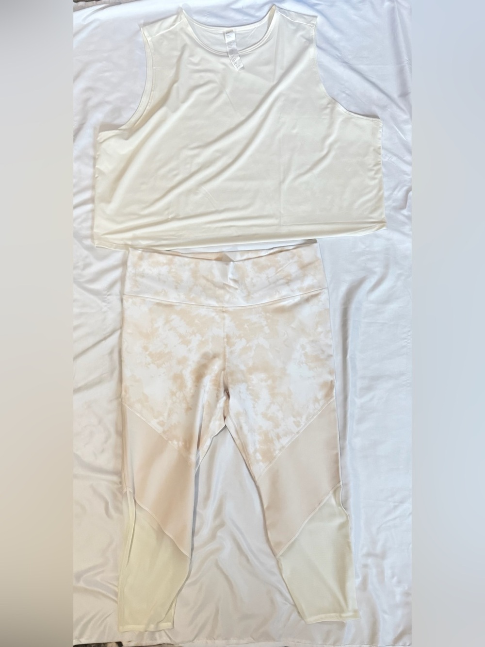 Fabletics Cream Tie-Dye High-Waist Leggings New Never Worn